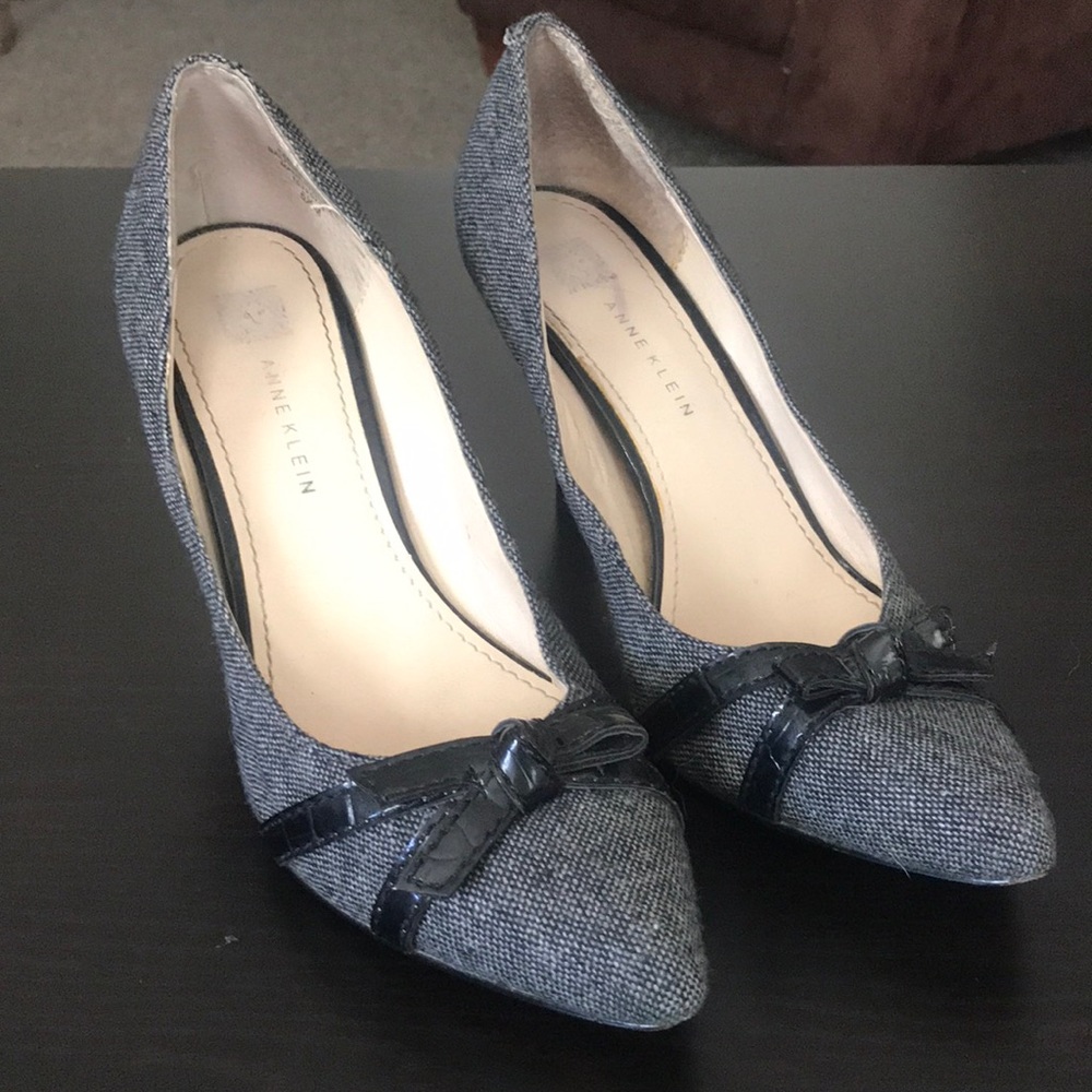 Anne Klein tweed heels!